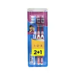 Oral-B Medium Toothbrush 3 Pieces - Colored